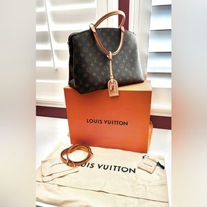 Louis Vuitton Grand Palais MM Monogram Tote w/ Shoulder Strap